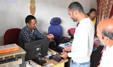 उपार्जन केन्द्रों में माइक्रो एटीएम की सुविधा से गदगद हैं किसान