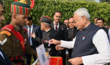 सीएम नीतीश ने सशस्त्र सेना झंडा दिवस पर की सैनिकों के कल्याण एवं पुनर्वास के लिए अंशदान करने की अपील