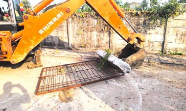 सरकारी नाली पर अवैध कब्जा, नाली पाटकर बाउंड्रीवाल निर्माण