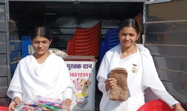 बैरागढ़ ब्रह्माकुमारी सेवा केंद्र की पहल:मजदूर एवं गरीब बच्चों को 300 शॉल, मोजे, कैप बांटे, आंगनबाड़ी केंद्र को दीं कुर्सी