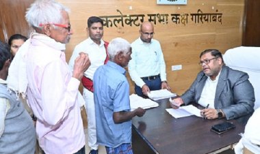 कलेक्टर ने जनदर्शन में सुनी आम नागरिकों की समस्याएं