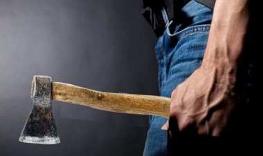 पड़ोसी का गला काटने के बाद भी नहीं मिला चैन, युवक ने कुल्हाड़ी लेकर रातभर... पुलिस की भी छूट गई हिम्मत