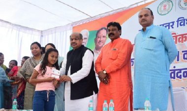 महिलाओं के चेहरे पर दिख रही खुशहाली और मुस्कान बता रही है योजना की सफलता : पुरन्दर मिश्रा