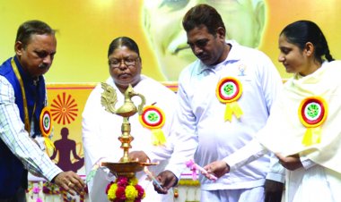 मऊगंज में बोलेरो ने दो लोगों को कुचला, मौत:सड़क किनारे खड़े होकर ऑर्केष्ट्रा सुन रहे थे दोनों, परिजनों ने लगाया हत्या का आरोप