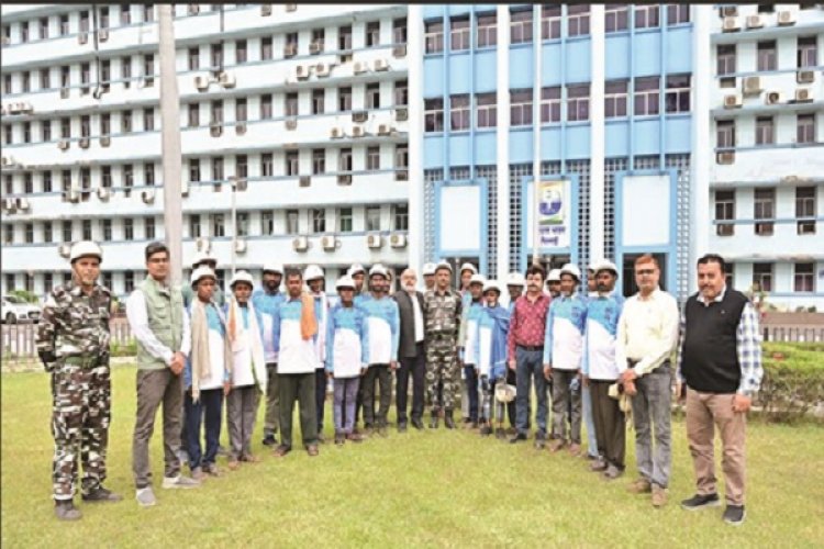 बीएसपी रावघाट परियोजना से जुड़े गाँव के नागरिकों के द्वितीय दल ने किया संयंत्र भ्रमण