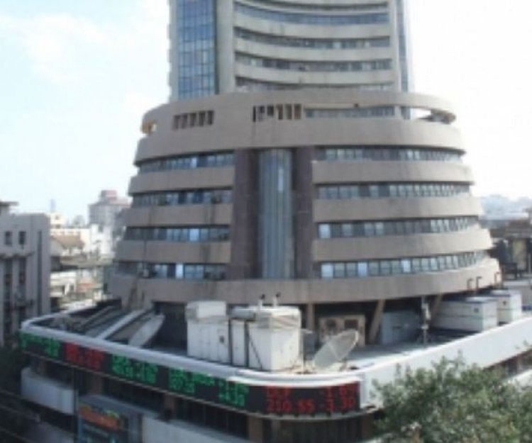 सेंसेक्स 597 अंक उछला, अदाणी पोर्ट्स टॉप गेनर