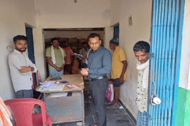 कलेक्टर ने किया शैक्षणिक संस्थानों का औचक निरीक्षण