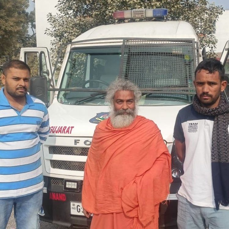 गुजरात पुलिस ने चित्रकूट में साधु को गिरफ्तार किया:सोशल मीडिया पर आपत्तिजनक टिप्पणियां करने का आरोप