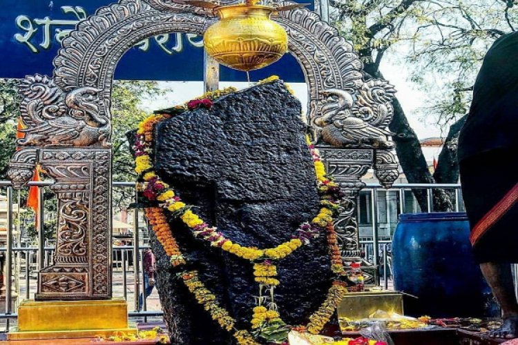 शनिवार को कर लिए ये उपाय, तो शनि देव की कृपा से सभी बाधाएं होंगी दूर