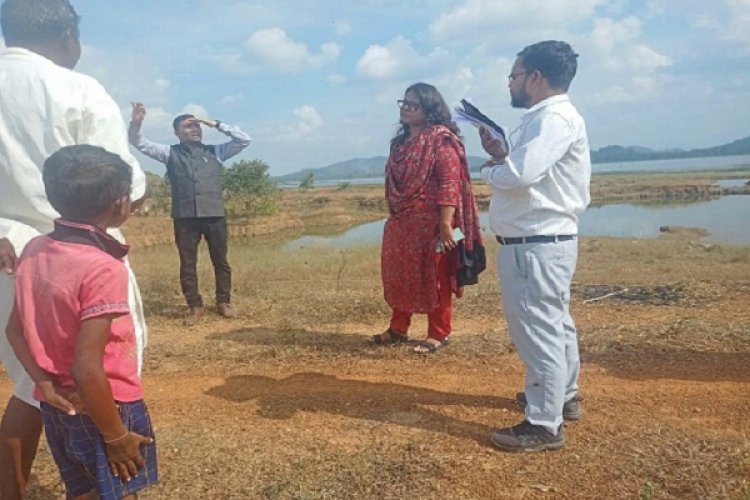 कलेक्टर ने किया सामुदायिक स्वास्थ्य केंद्र और तहसील कार्यालय औंधी का निरीक्षण