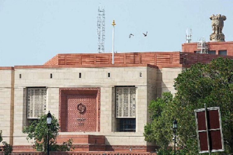 संसद की कार्य उत्पादकता का लगातार कम होना संसदीय प्रणाली को विफल कराने की साजिश है