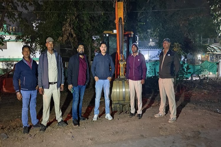 खनिजों के अवैध उत्खनन एवं परिवहन पर जेसीबी मशीन सहित 4 हाईवा एवं 5 ट्रैक्टर जब्त