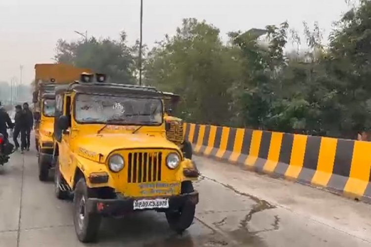 इंदौर में मवेशी पकड़ने पहुंची नगर निगम की टीम पर हमला, 20 से ज्यादा गाड़‍ियां फोड़ी