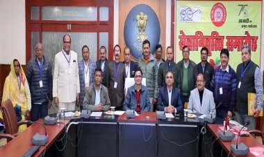 जबलपुर मंडल के अधिकारी रजनीश कुररिया सहित 33 रेल कर्मचारियों को सेवानिवृत्ति पर विदाई दी गई