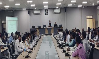 कलेक्टर ने की आदिवासी विकास विभाग की योजनाओं की समीक्षा