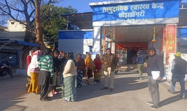 बैतूल में पलटी बस, 15 यात्री हुए घायल... सभी को घोड़ाडोंगरी के स्वास्थ्य केंद्र में भर्ती कराया