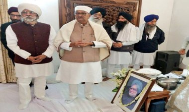 स्व डॉ. मनमोहन सिंह के निवास पहुंचकर डॉ. महंत ने दी श्रद्धांजलि