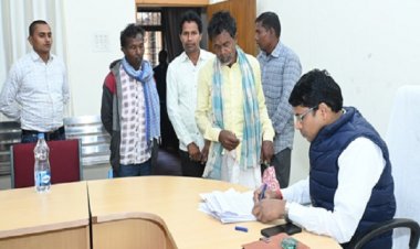 अपर कलेक्टर ने जनदर्शन में सुनी आम नागरिकों की समस्याएं