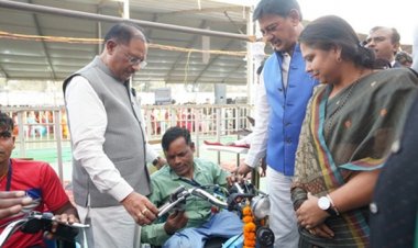 मुख्यमंत्री ने मेरे कांधे पर हाथ रखा और नया हौसला दिया : मनोज