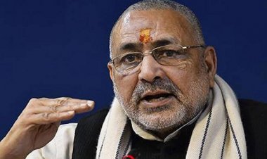 अन्ना हजारे को धोखा दिया, केजरीवाल सबसे बड़े धोखेबाज : गिरिराज सिंह