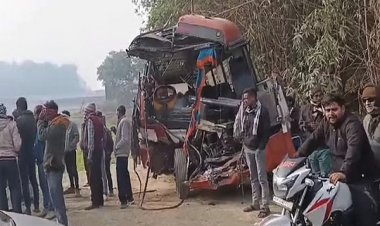 बलिया-लखनऊ हाइवे पर ओवरटेक करने के प्रयास में ट्रक से भिड़ी बस,एक की मौत तीन घायल