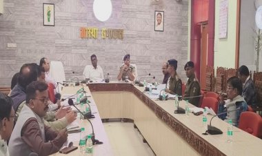 हेलमेट व सीट बेल्ट का उपयोग नहीं करने वालों के खिलाफ करें कार्रवाई : कलेक्टर