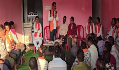 भाजपा-कांग्रेस से नाराज कार्यकर्ताओं ने बनाई 'दुखी आत्मा पार्टी', भरा नामांकन