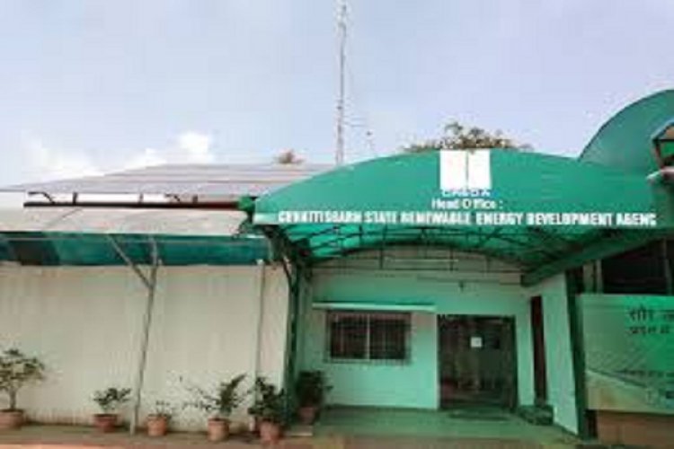 क्रेडा ऑफिस में लेटलतीफी करने वाले अधिकारी और कर्मचारियों पर दिखाये सख्त तेवर