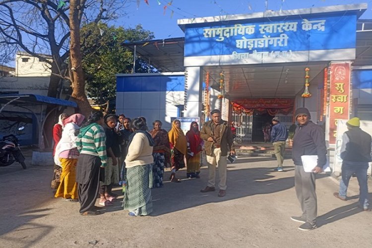 बैतूल में पलटी बस, 15 यात्री हुए घायल... सभी को घोड़ाडोंगरी के स्वास्थ्य केंद्र में भर्ती कराया