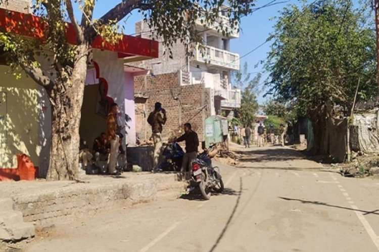 क्या सचमुच पीथमपुर से अपने गांव और घर लौट रहे हैं लोग, तारपुरा में किराए के घर हो रहे खाली