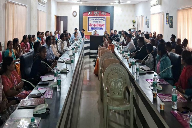 मनरेगा के तहत विशेषज्ञों ने मेट-फील्ड कर्मचारियों को दिया प्रशिक्षण