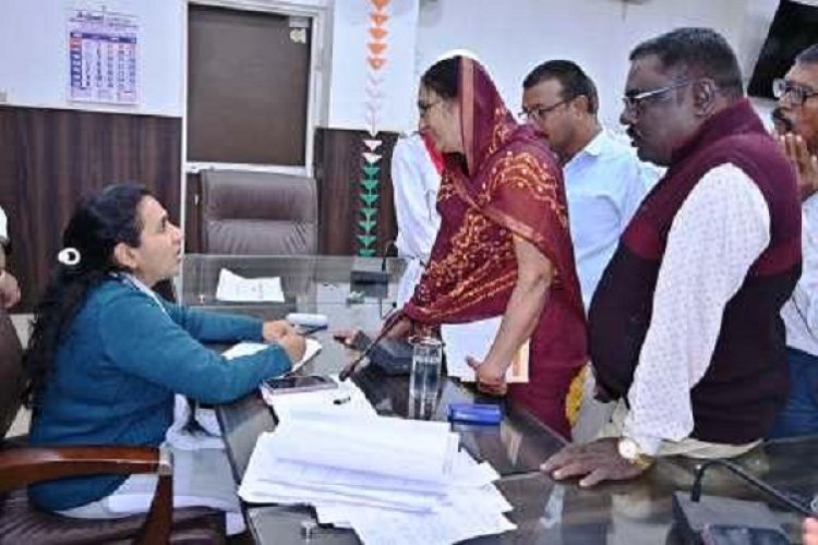 कलेक्टर ने सुनीं जनदर्शन में लोगों की समस्या, मांग और शिकायत