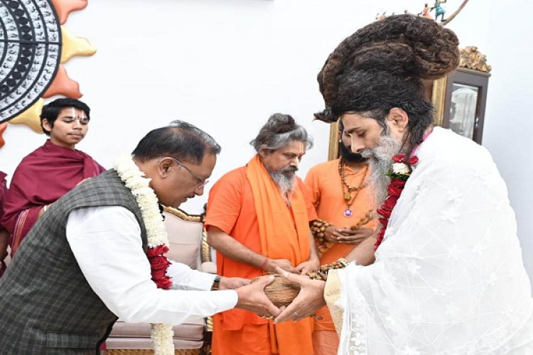 मुख्यमंत्री से सद्गुरु ऋतेश्वर महाराज ने की मुलाकात