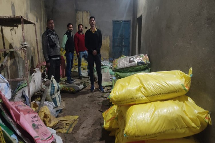 उर्वरक नियंत्रण आदेश का उल्लंघन, झूलेलाल कृषि सेवा केंद्र में खाद बिक्री प्रतिबंधित