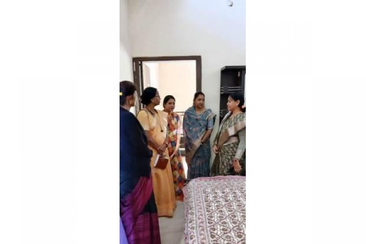 राज्य महिला आयोग की सदस्य ने किया सखी वन स्टॉप सेंटर का निरीक्षण