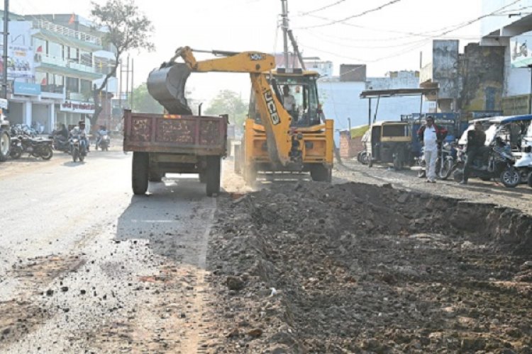 बीटीआई चौक से खोखसा ओवरब्रिज तक सड़क चौड़ीकरण कार्य का प्रारंभ
