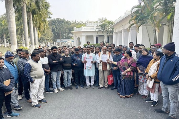 भारत माता की मूर्ति को डंपिंग यार्ड में रखने से नगरवासियों में आक्रोश