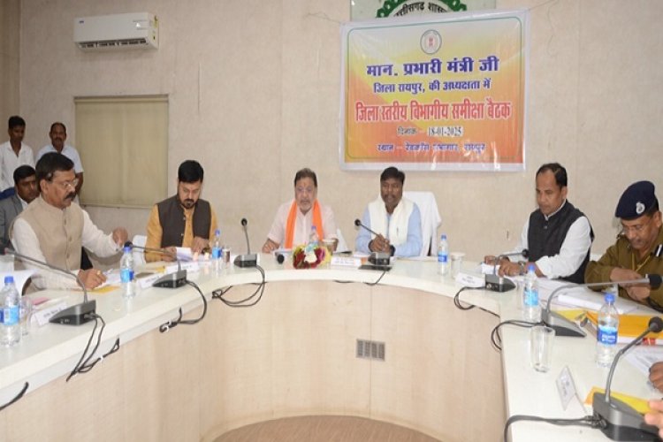 प्रशासन संवेदनशीलता के साथ करें कार्य, जनता को शासकीय योजनाओं का दें लाभ: मंत्री कश्यप