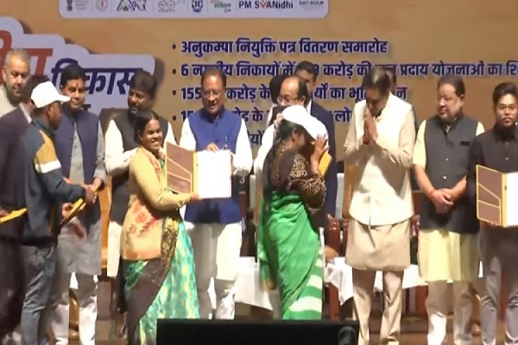 स्वच्छता दीदियों को अब मिलेंगे 8 हजार, सीएम साय ने की घोषणा