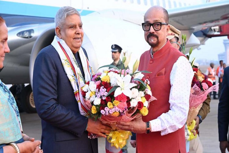 रायपुर पहुंचे उप राष्ट्रपति धनखड़, राज्यपाल ने किया स्वागत