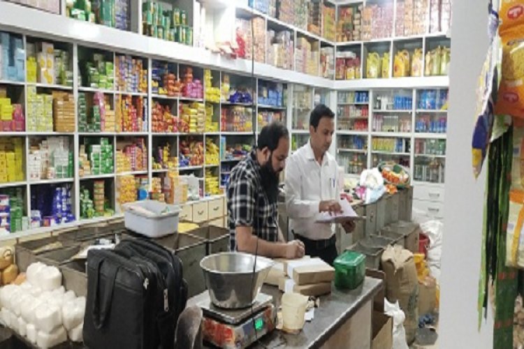 खाद्य तेलों में मिलावट की जांच: जिले में प्रशासन सख्त, नमूने भेजे गए लैब