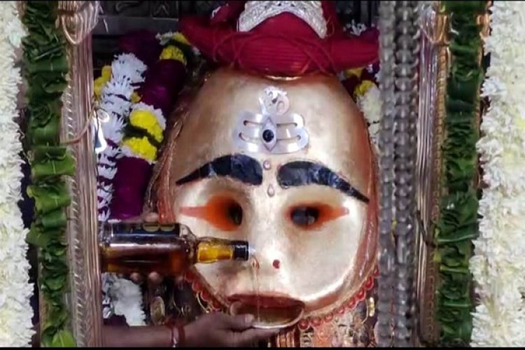 उज्जैन में बाबा काल भैरव के दरबार में लागू नहीं होगी शराबबंदी, प्रसाद के रूप में चढ़ती रहेगी मदिरा