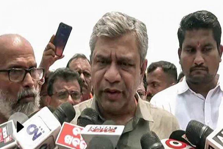 प्रयागराज से जितनी जरूरत हो उतनी ट्रेन चलाएं : मंत्री अश्विनी वैष्णव