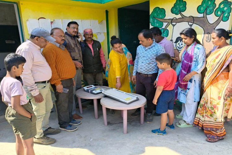 मतदाताओं को जागरुक करने विभिन्न वार्डों में लगाई जा रही ईवीएम प्रदर्शनी