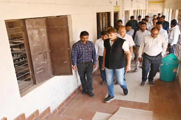 कलेक्टर ने दुल्लापुर हायर सेकंडरी स्कूल का किया निरीक्षण, शिक्षकों को दिए निर्देश