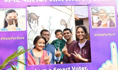 राज्य निर्वाचन आयुक्त डॉ. अजय सिंह ने किया अपने मताधिकार का प्रयोग