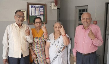 पोलिंग बूथ में युवा, बुजुर्ग, दिव्यांग सहित सभी मतदाता स्वस्फूर्त किया मतदान