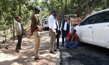 कलेक्टर एवं एसपी ने जिले के सुदूर मतदान केन्द्रों का किया निरीक्षण