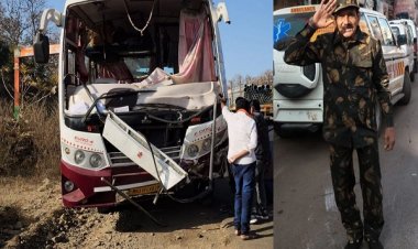 सिवनी में कुंभ यात्रियों से भरी बस ने एंबुलेंस को मारी टक्कर, ड्राइवर की मौत