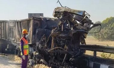 सड़क हादसा में ड्राइवर जिंदा जला